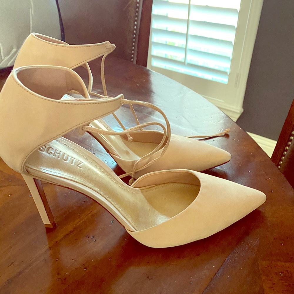 Schutz pumps